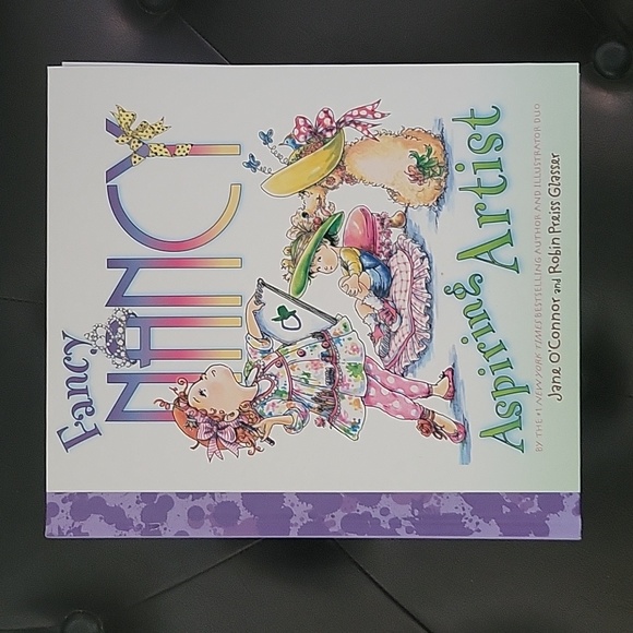 Fancy Nancy's Bountiful Box of Books - Picture 7 of 7